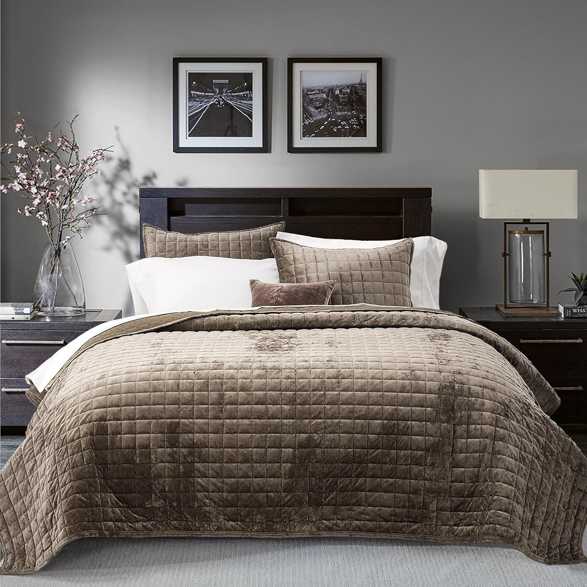 RECYCO Luxury Velvet Quilt Set, California King 118'' x 106'' Oversized Bedspread, Ultra Soft Velvet Comforter, Lightweight Box Stitch Bedding Sets for All Season, with 2 Shams, Mocha Brown