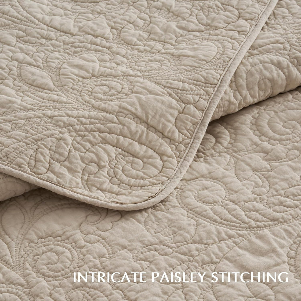 EVERGRACE 100% Cotton Paisley Quilt Set, Oversized King 3 Piece Set – Prewashed Lightweight Bedspread with 2 Shams, Soft & Breathable Matelasse-Style Quilted Coverlet, Flax Beige
