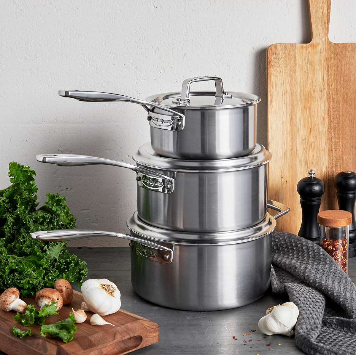 Demeyere Essential 5-ply, 18/10 Stainless Steel, Stay Cool Handle, Oven Safe, Compatible with all Cooktops, Perfect Pour Edge, 1.5-qt Saucepan with Perfect Fit Lid