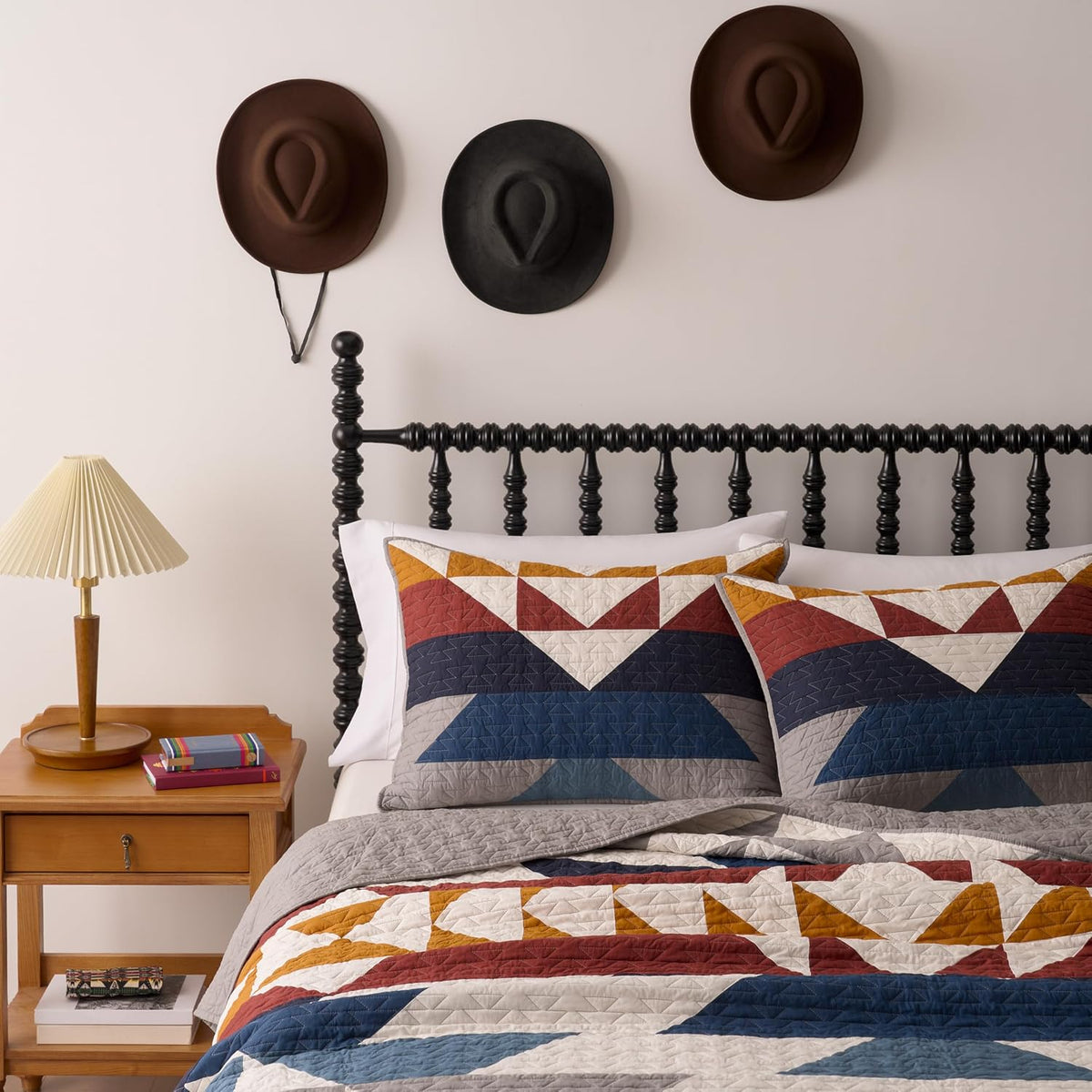 PENDLETON Explorer King Quilt Bedding Set with 2 Shams Premium Cotton Bedding, Lightweight Quilted Bedspreads, Coverlet for Bed, Aztec & Western Quilt, Machine Washable, King, Blue Grey Multi