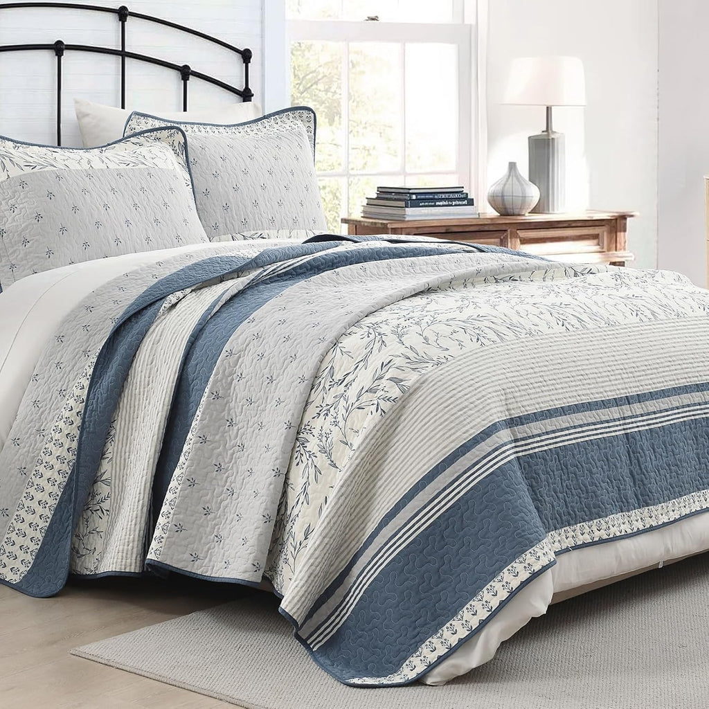 DDUOXIN 100% Cotton King Quilt - Modern Stripe Botanical Quilts with 2 Pillow Shams, Bedspread Reversible Lightweight Thin Comforter Bedding Set for All Seasons, Moonlight Blue/Gray/Off White