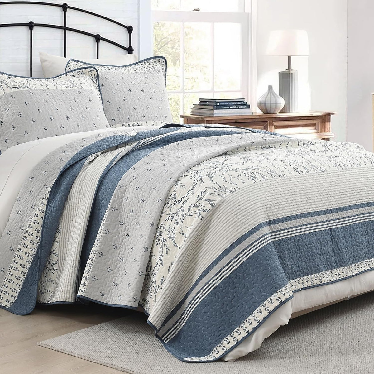 DDUOXIN 100% Cotton King Quilt - Modern Stripe Botanical Quilts with 2 Pillow Shams, Bedspread Reversible Lightweight Thin Comforter Bedding Set for All Seasons, Moonlight Blue/Gray/Off White