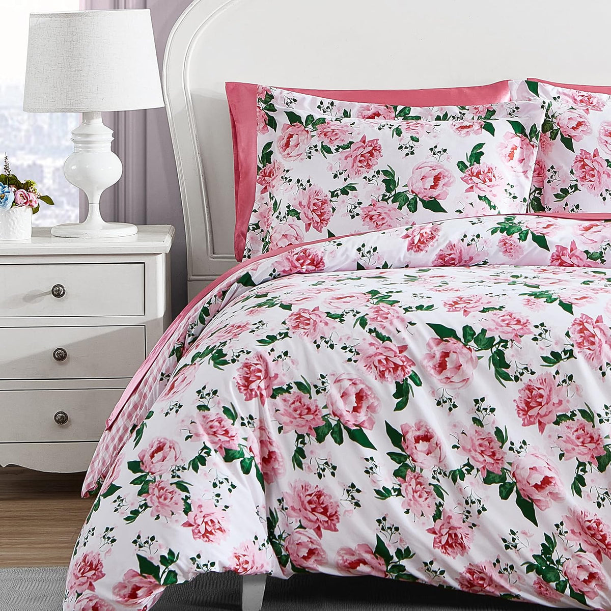 Betsey Johnson - Queen Duvet Cover Set, Reversible Bedding with Matching Shams, Chic Bedding Set (Blooming Roses Pink, Queen)