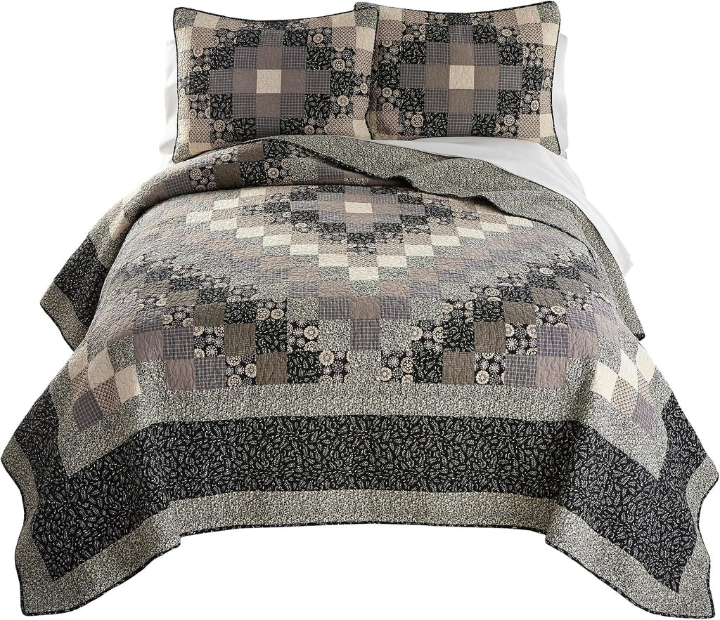 Donna Sharp Lexington Trip- Queen Quilt Set, Measures 90 x 90, Includes 1 Quilt and 2 Standard Shams, Machine Washable