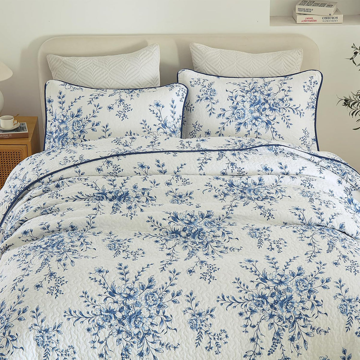 Finlonte Quilt King Size 100% Cotton Lightweight Soft King Quilt Vintage Botanical Quilted Bedspread White Blue Floral Reversible Quilt Bedding Set 3 Pieces