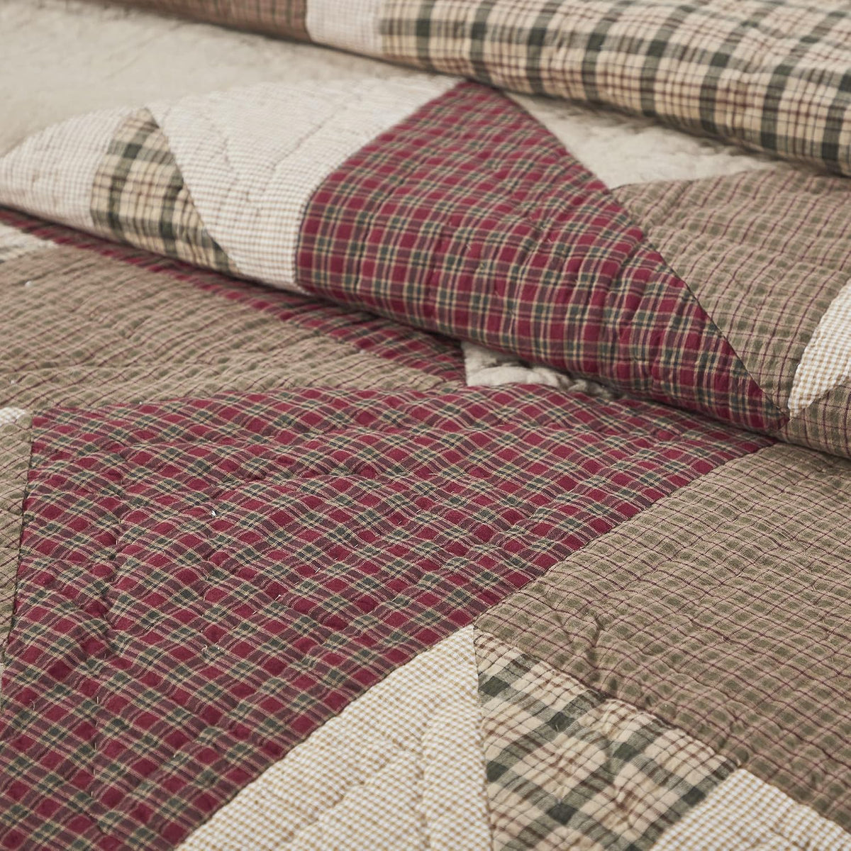 VHC Brands Cider Mill 3 Piece Quilt Set (1 Queen Quilt, 2 Standard Shams)