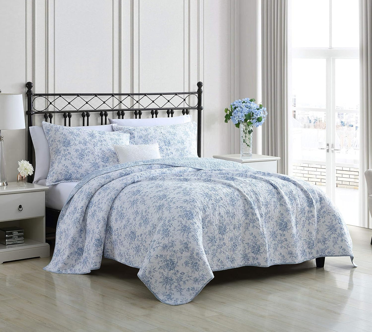 Laura Ashley - King Quilt Set, Soft & Reversible Cotton Floral Bedding with a Medium Weight Feel, 3 Piece Bed Set with Matching Pillowcases (Walled Garden Blue)