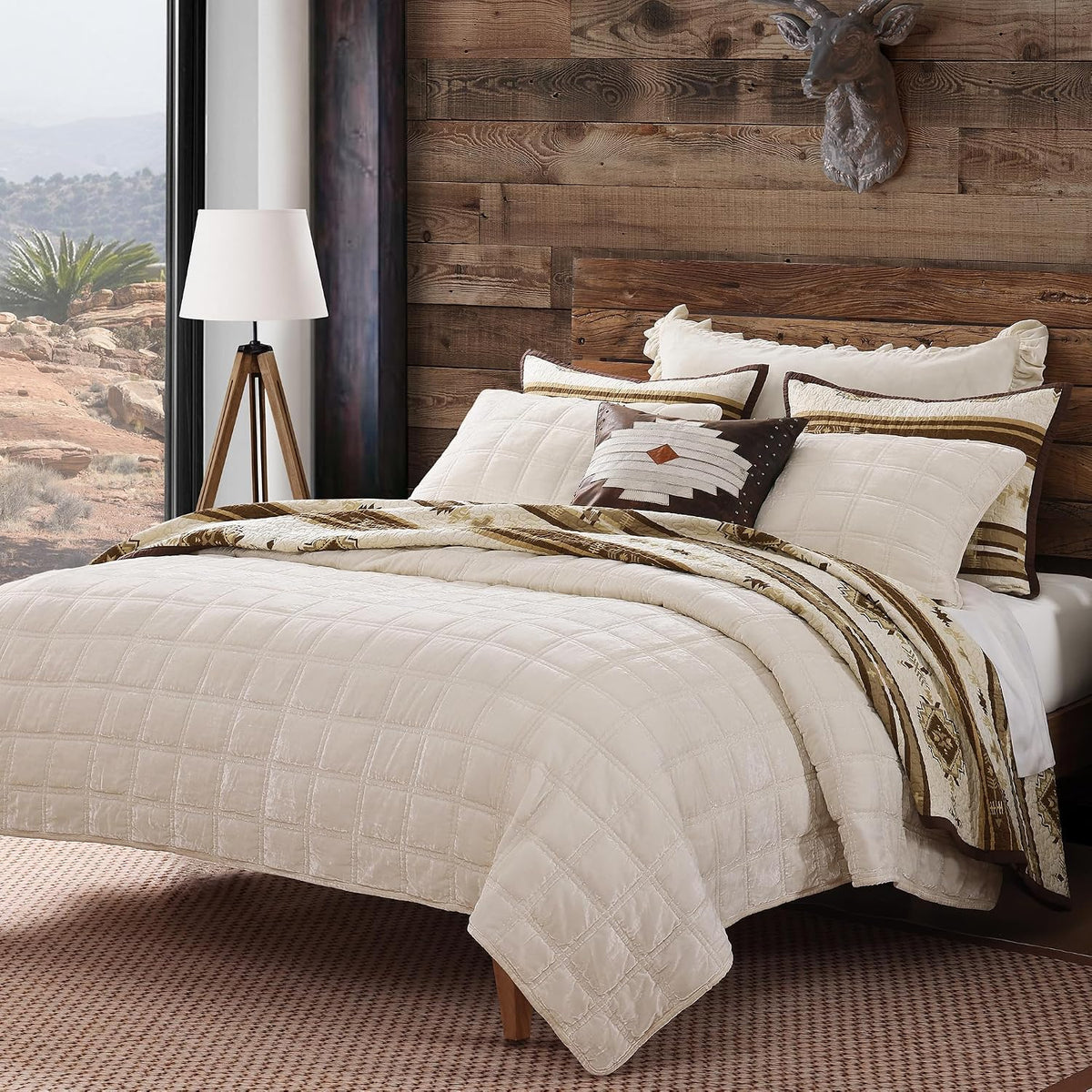 Paseo Road Dakota Queen Quilt Set, 3 Piece Rustic Western Bedding Set with Pillow Sham, Lightweight Reversible Cotton Quilt with Southwestern Aztec Pattern, Soft Breathable Cozy Boho Bedding