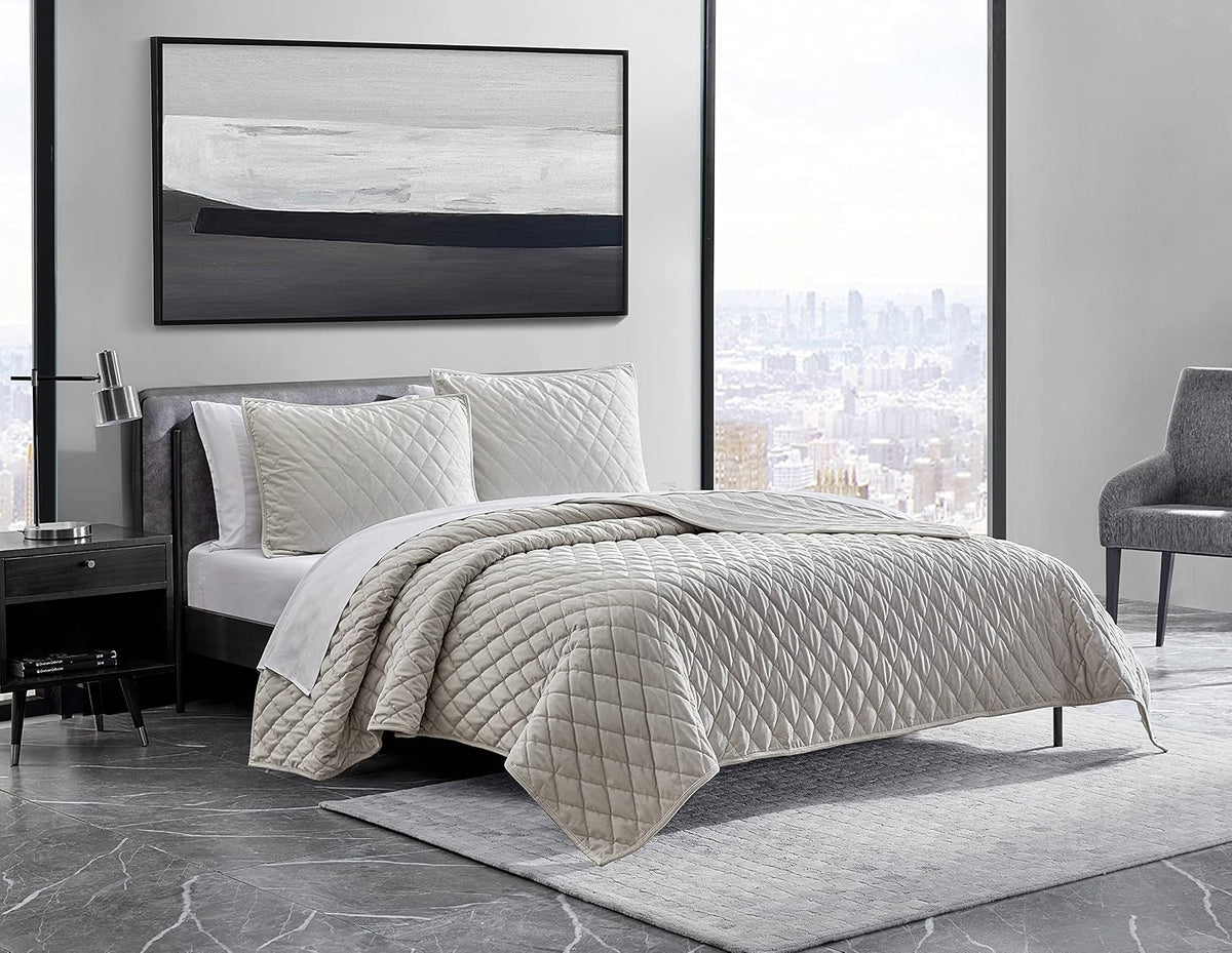 Vera Wang - King Quilt Set, Luxurious Velvet Bedding Set with Matching Shams, Modern Room Essentials (Diamond Velvet Natural Ivory, King)