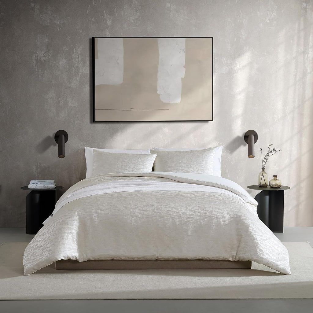 Vera Wang - Queen Comforter Set, Luxury Bedding Set with Matching Shams, Chic Room Essentials (Illusion Ivory, Queen)