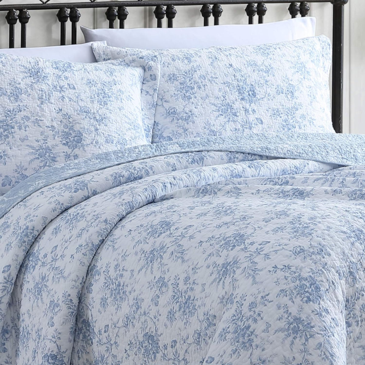 Laura Ashley - King Quilt Set, Soft & Reversible Cotton Floral Bedding with a Medium Weight Feel, 3 Piece Bed Set with Matching Pillowcases (Walled Garden Blue)