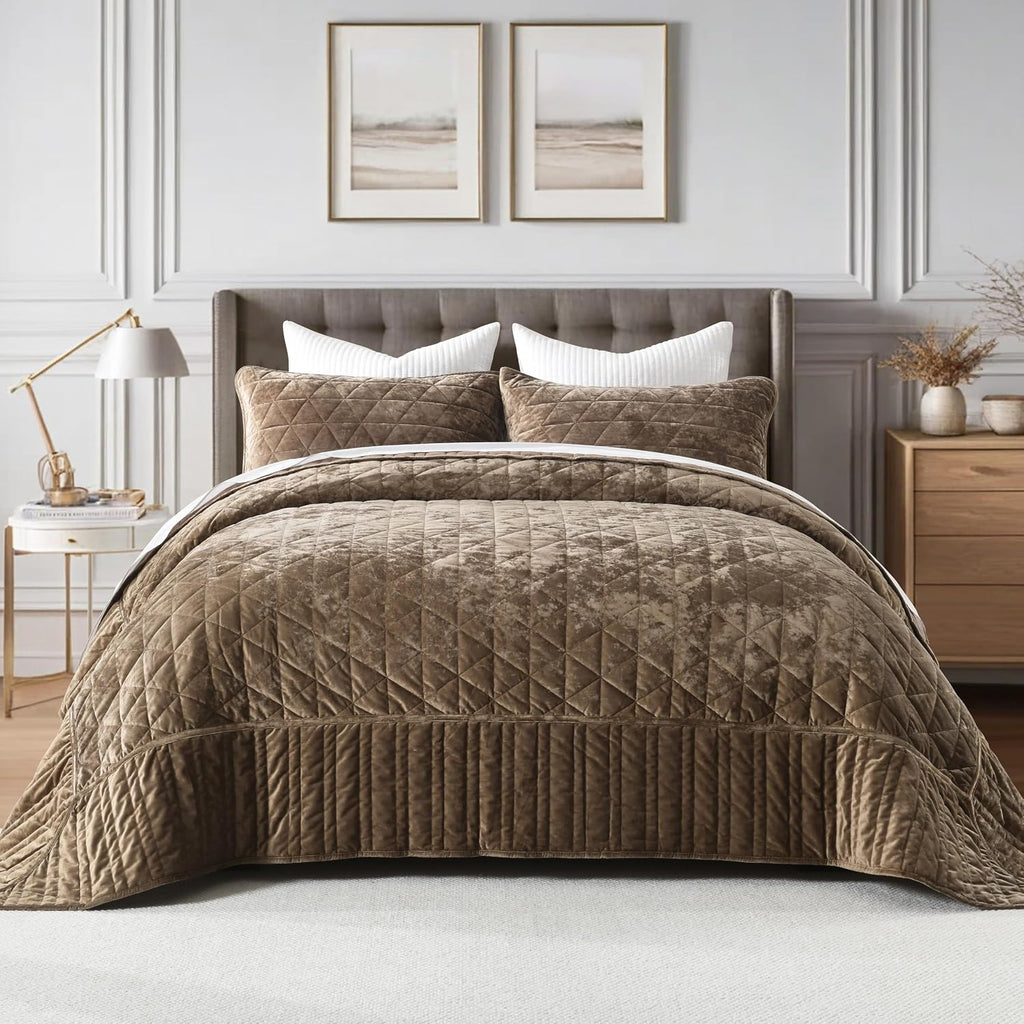 Homzard Velvet Oversized King Comforter Set, Mocha Brown Bedding Set (118'*118') with 2 Pillow Shams, Luxury Oversized King Size Quilt,Patchwork Bedspread Set,Coverlet 3 Piece
