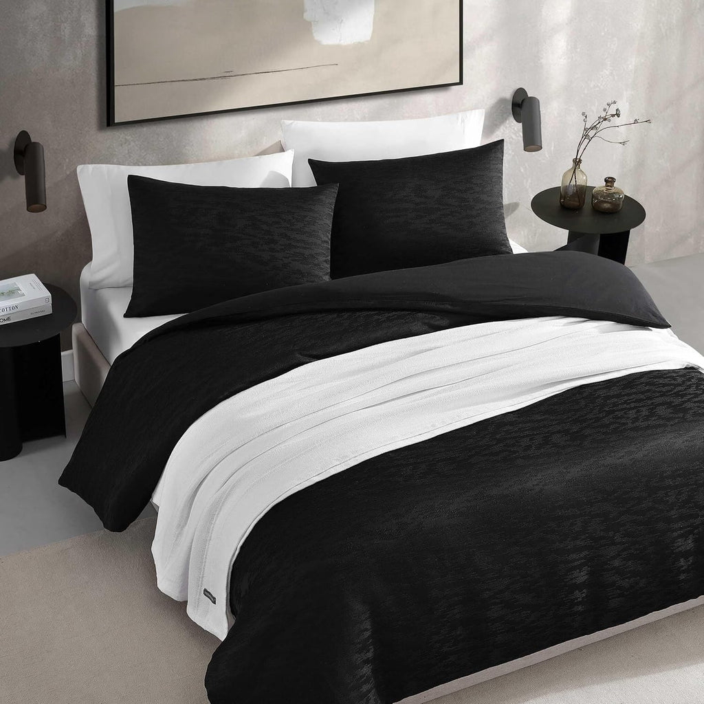 Vera Wang - King Comforter Set, Luxury Bedding Set with Matching Shams, Chic Room Essentials (Illusion Black, King)
