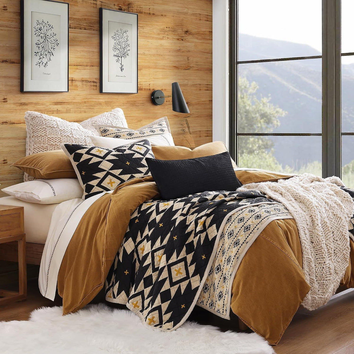 Paseo Road High Desert Queen Quilt Set, 3 Piece Rustic Western Bedding Set with Pillow Shams, Lightweight Reversible Cotton Quilt with Southwestern Aztec Pattern, Soft Breathable Cozy Boho Bedding