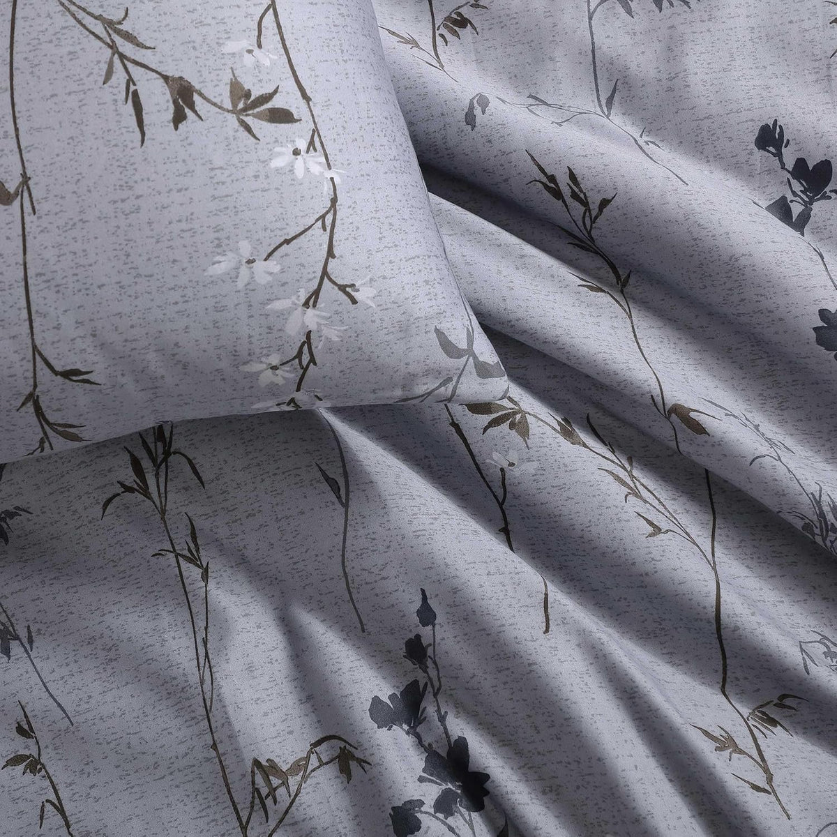 Calvin Klein - Comforter Set, Cotton Sateen Bedding with Matching Shams, Luxe Softness & Modern Elegance, Floral Design (Wildflower Dusk Grey, King)