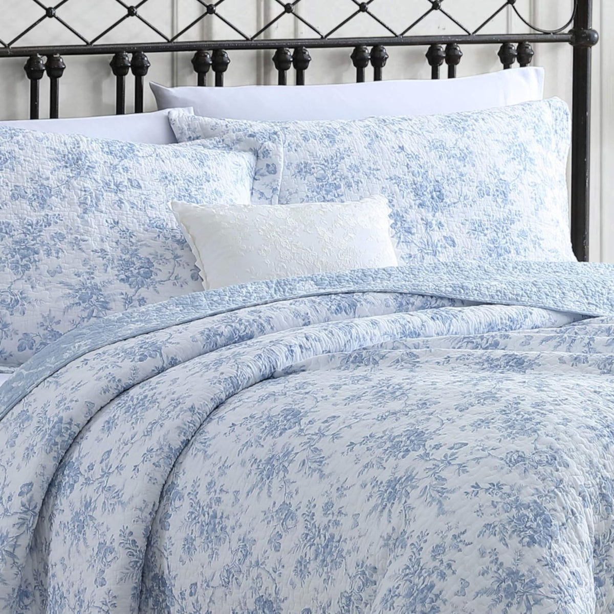 Laura Ashley - King Quilt Set, Soft & Reversible Cotton Floral Bedding with a Medium Weight Feel, 3 Piece Bed Set with Matching Pillowcases (Walled Garden Blue)