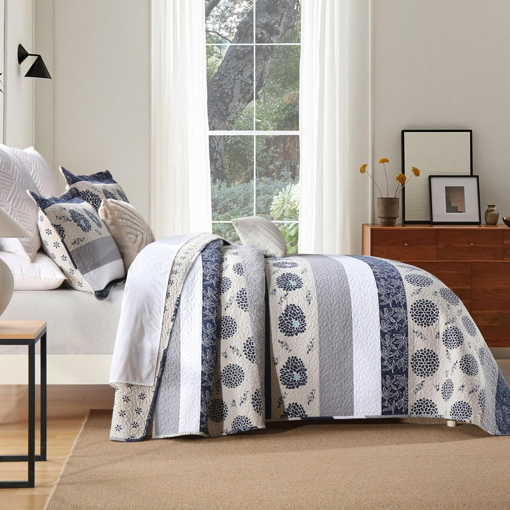 Homzard California King Size Comforter Set,Navy Blue Beige All Cotton Quilted Bedspread (118 * 106 Inch) with 2 Pillow Shams,Oversized Floral Quilt Set Lightweight All Season Coverlet | 3 Piece All Season