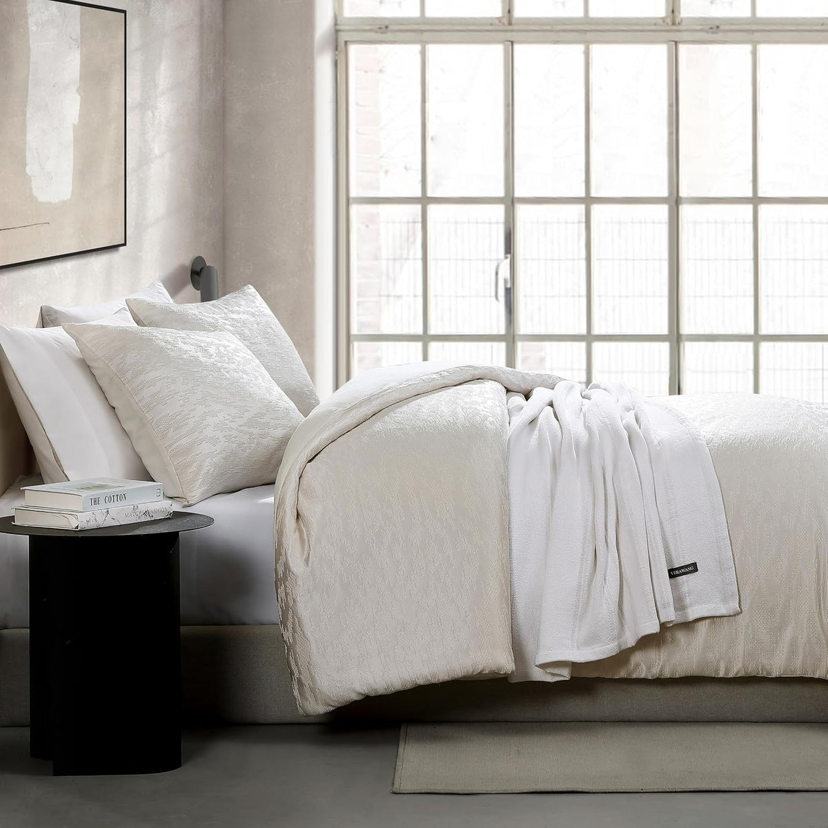 Vera Wang - Queen Comforter Set, Luxury Bedding Set with Matching Shams, Chic Room Essentials (Illusion Ivory, Queen)