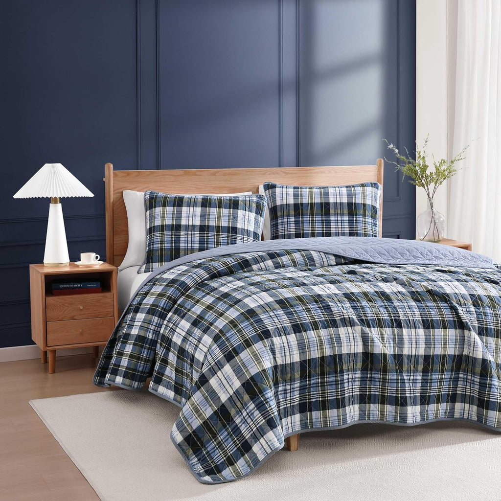 Tommy Hilfiger - Queen Quilt Set, Soft Cotton w/Breathable Feel, Lightweight Bedding for Year Round Comfort, 3 Piece Bed Set w/Matching Pillowcases (Bleecker Plaid Blue)