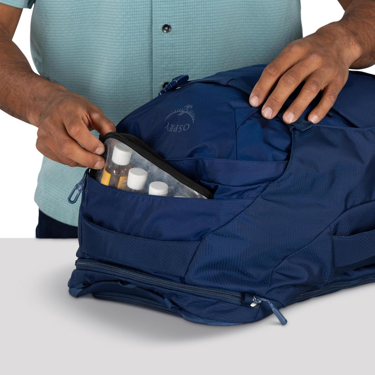 Osprey Farpoint 40L Men's Travel Backpack - Carry On Bag with Laptop Sleeve and Toiletry Pocket, Cascade Blue/Torrent Blue