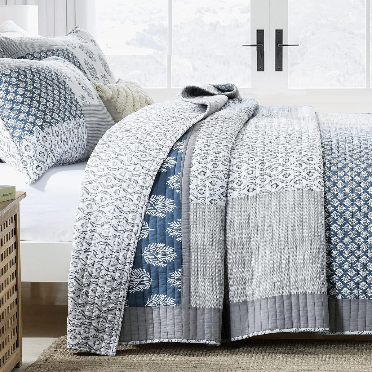 PANGUSHAN Quilt Set Queen Size, 100% Cotton Bedspread Quilt Bedding Set, Patchwork Reversible Floral Quilt for Queen Bed, Blue/Grey/White Bed Spread, Lightweight Comforter for All Season, 3 Pieces