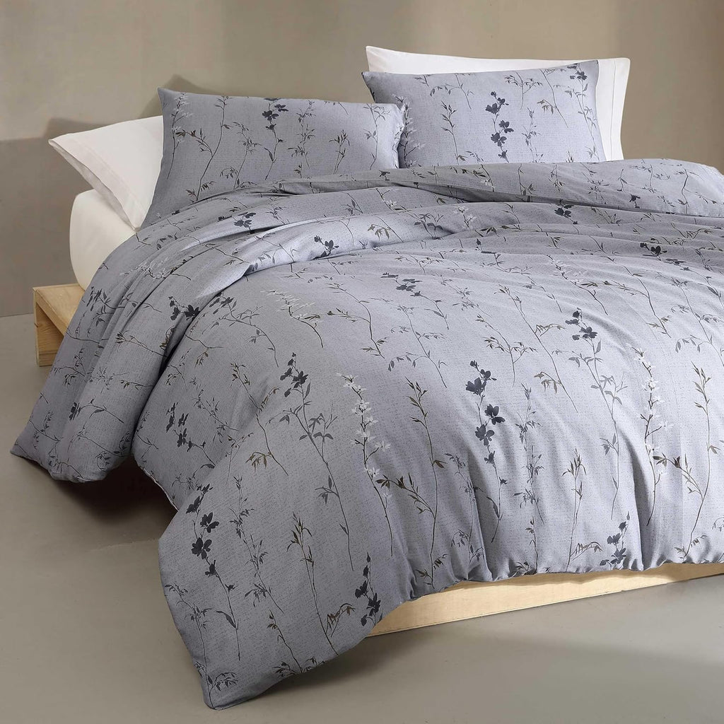 Calvin Klein - Comforter Set, Cotton Sateen Bedding with Matching Shams, Luxe Softness & Modern Elegance, Floral Design (Wildflower Dusk Grey, King)