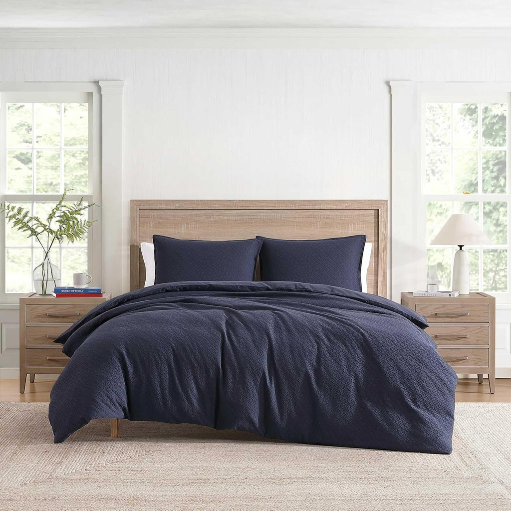 Tommy Hilfiger - Comforter Set, Luxuriously Soft Cotton Matelassé Bedding with Matching Shams, Textured Design (Monogram Navy, King)