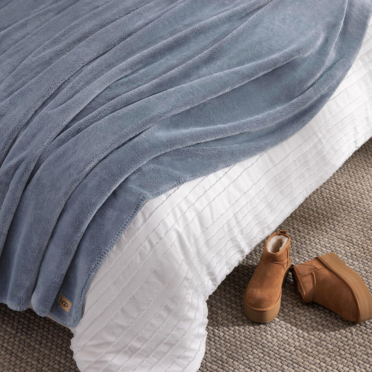 UGG Whitecap Full/Queen Blanket, Fleece Fluffy Blanket for Bed, Luxury Cozy Oversized Throw for Couch, Washable Hypoallergenic Queen Bedding, Bedroom Decor, 90' x 90', Denim Blue