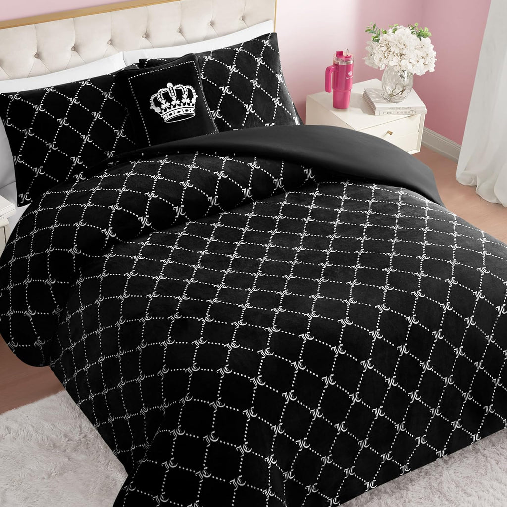 Juicy Couture Plush Reversible Trellis Link 4-Piece King Comforter Set with Decorative Pillow, Black