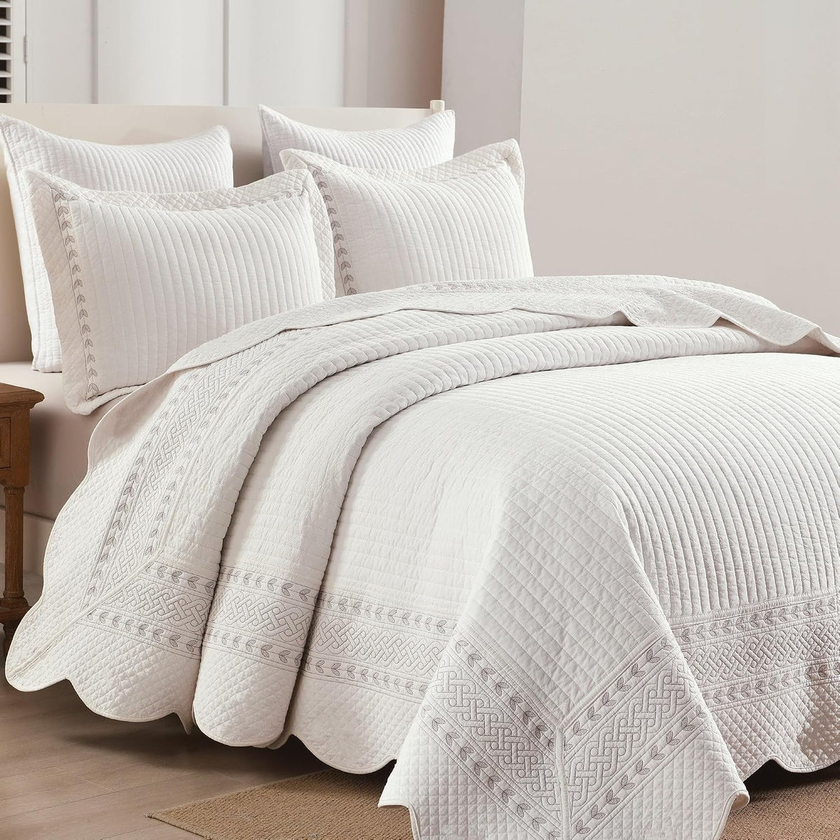 MarCielo 100% Cotton Quilt Set White Lightweight Bedspread with Scalloped Edge, Farmhouse Vintage Bedding, All Season Use(TC Off-White,Queen (98'x102'))