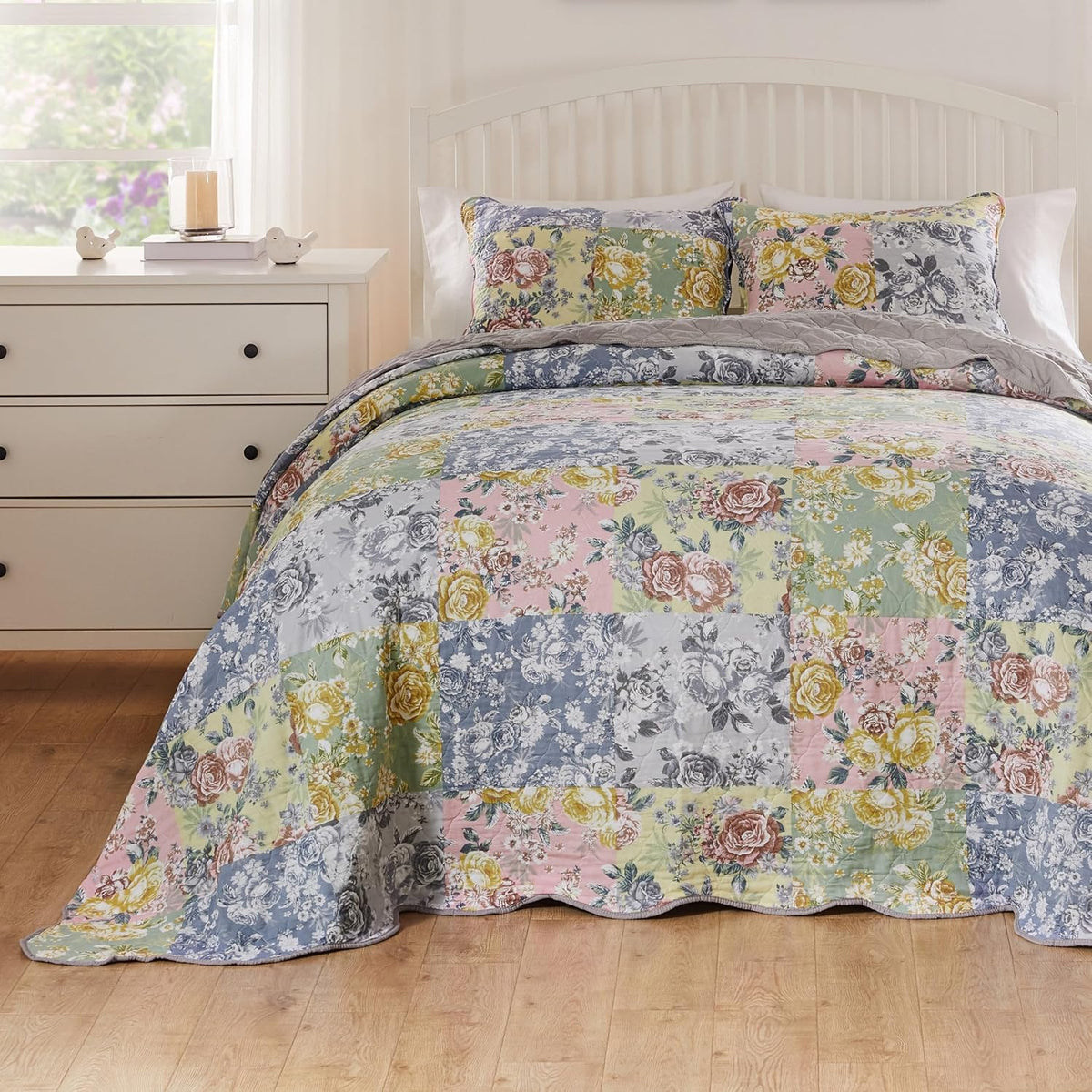 Greenland Home Emma Vintage Style Quilted Bedspread Set, 3-Piece Jumbo King, Gray