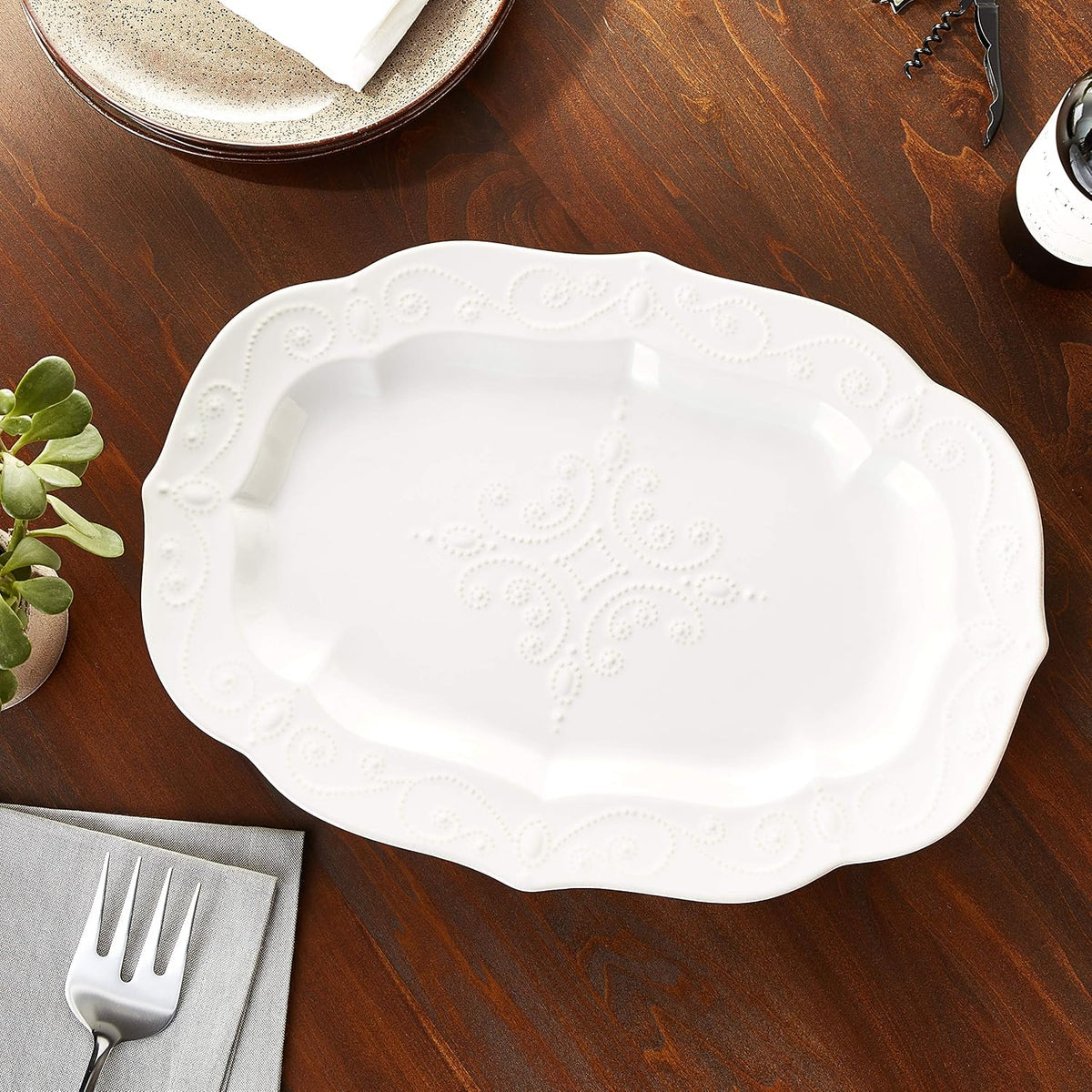 Lenox Serveware, Lenox French Perle White Serving Platter, Oval Shape, 18.5-Inch, Stoneware, Dishwasher Safe, Turkey Platter for Thanksgiving, Winter Hosting, Christmas Serving (White, 1 Piece)