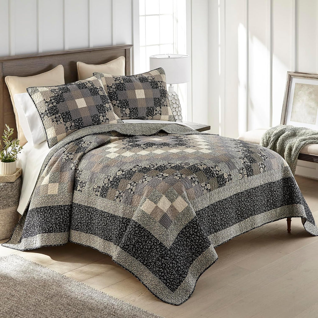 Donna Sharp Lexington Trip- Queen Quilt Set, Measures 90 x 90, Includes 1 Quilt and 2 Standard Shams, Machine Washable