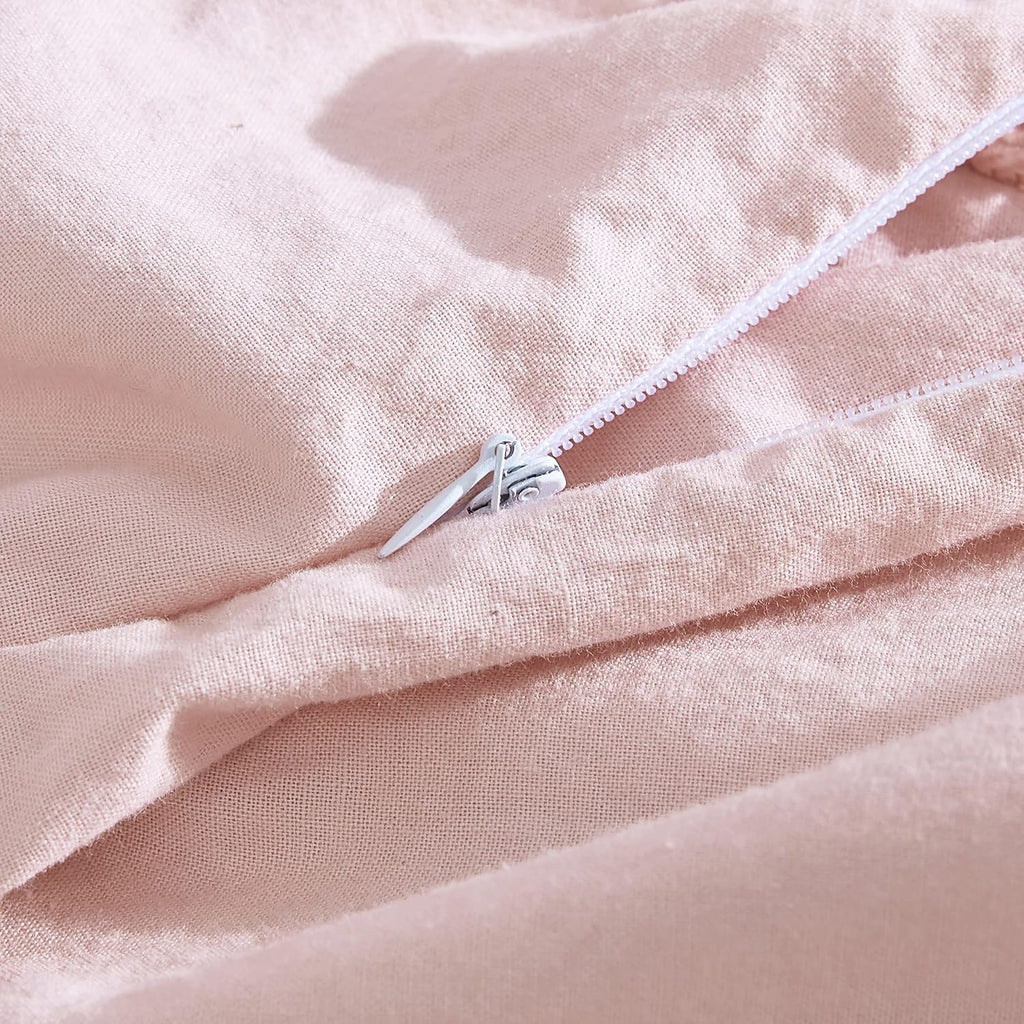 Betsey Johnson - King Duvet Cover Set, Reversible Cotton Bedding with Matching Shams & Bonus Throw Pillow, Chic Bedding Set (Rambling Roses Pink, King)
