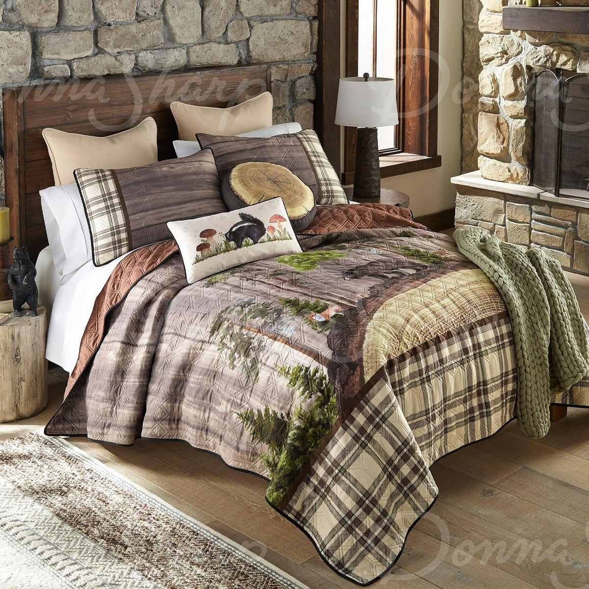 Donna Sharp Wildwood Lodge Polyester Quilt Bedding Set - 3-Piece King Size Quilt Set - Includes 110' x 96' Quilt and 20' x 36' Pillow Shams - Machine Washable