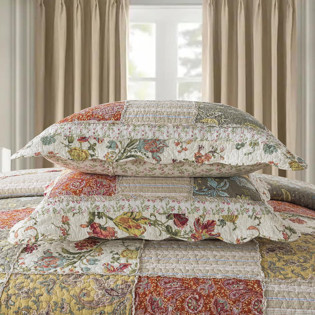 Etwel 100% Cotton Patchwork King Size Quilt Set - Lightweight Breathable Reversible Bedspread for Hot Sleepers, Farmhouse Floral Bedding Set with 2 Pillow Shams for All Season (106'x94', Beige Floral)