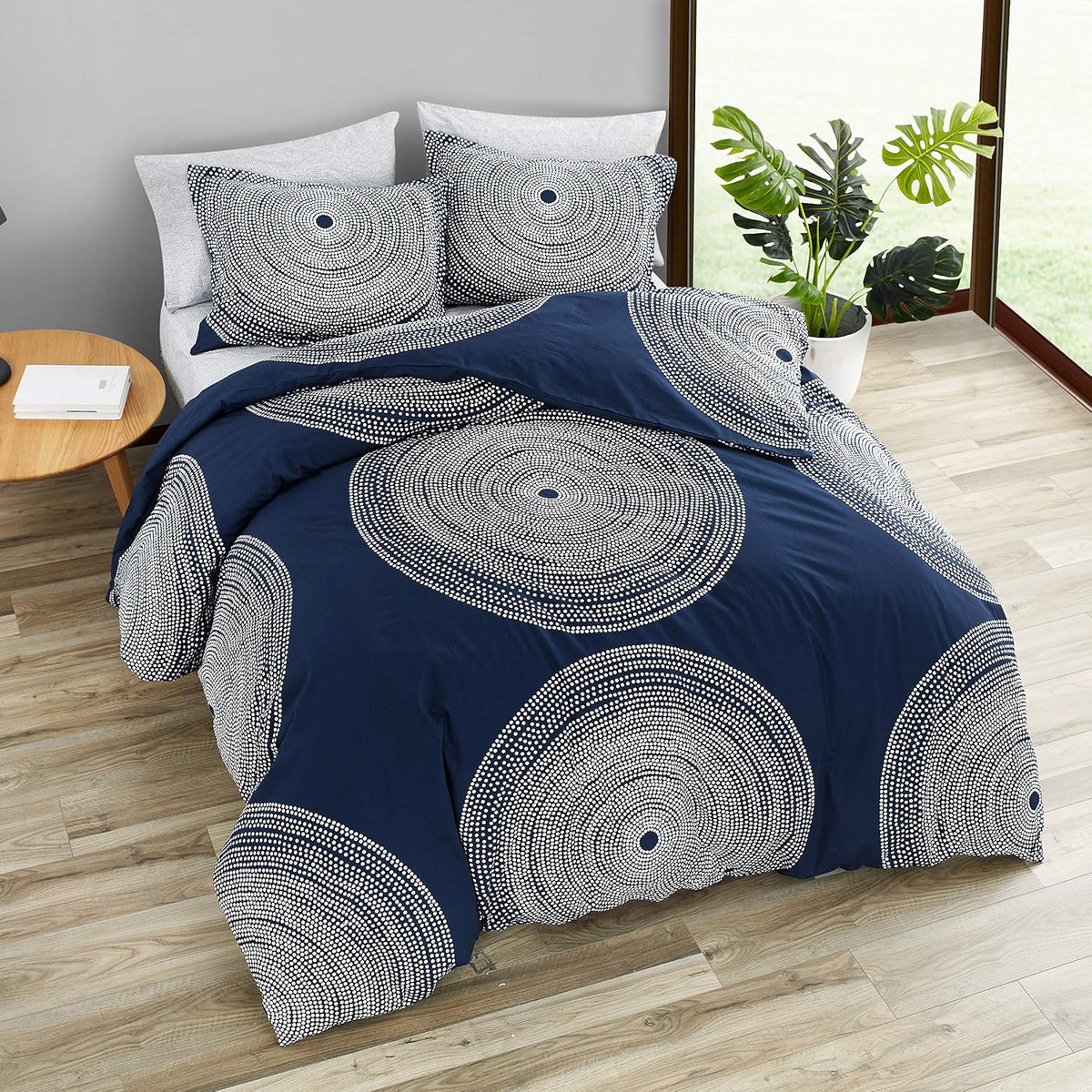 Marimekko - Comforter Set, Smooth Cotton Percale Bedding with Matching Shams, Medium Weight Home Decor (Fokus Navy, Queen)