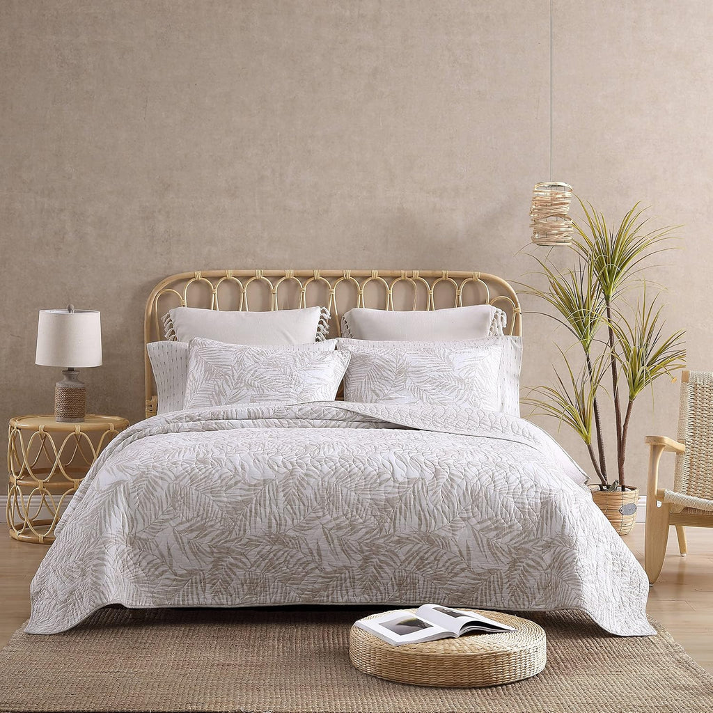 Tommy Bahama - Queen Quilt Set, Reversible Cotton Bedding with Matching Shams, Soft All Season Bedspread, Coastal Bedding Set (Palmday Beige, Queen)