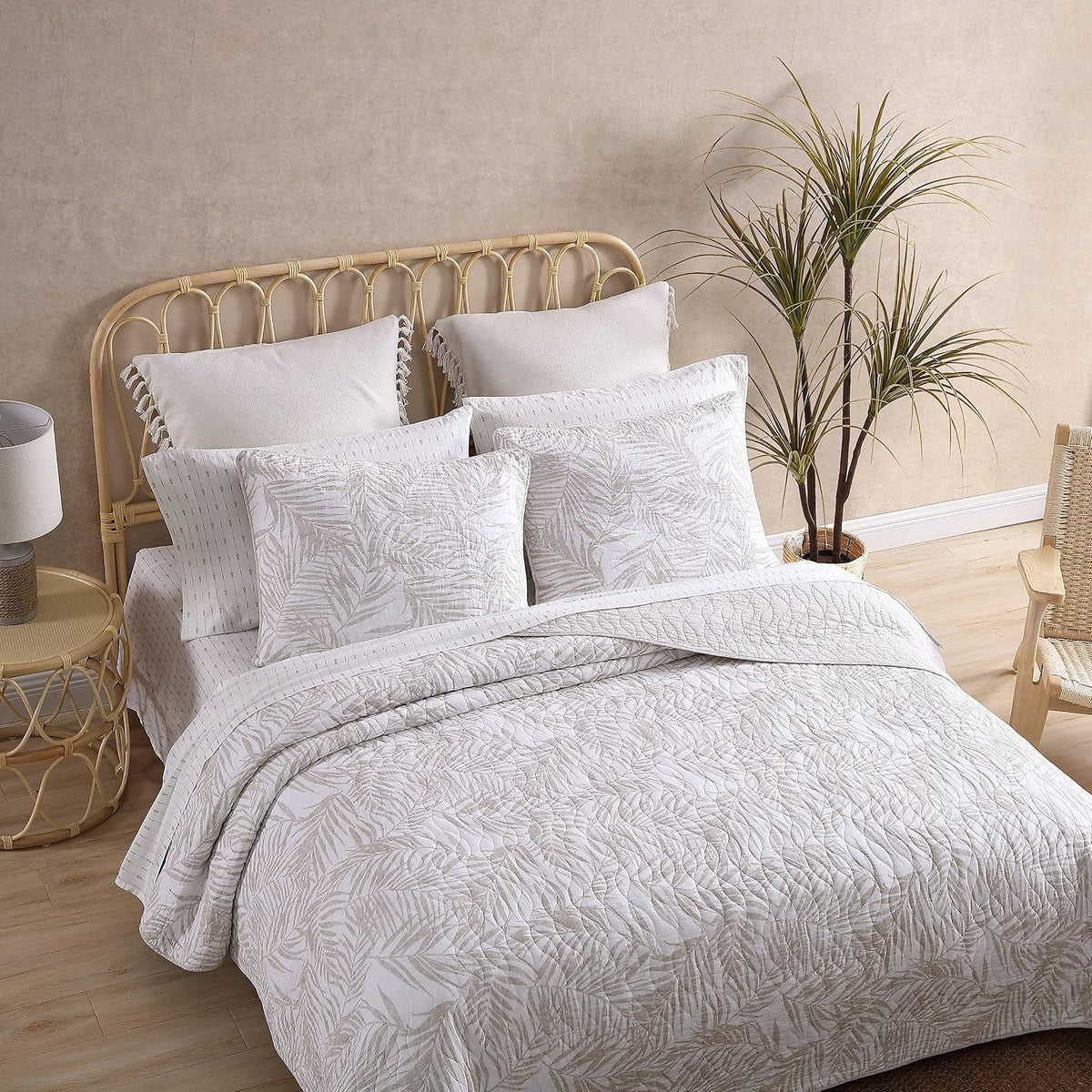 Tommy Bahama - Queen Quilt Set, Reversible Cotton Bedding with Matching Shams, Soft All Season Bedspread, Coastal Bedding Set (Palmday Beige, Queen)