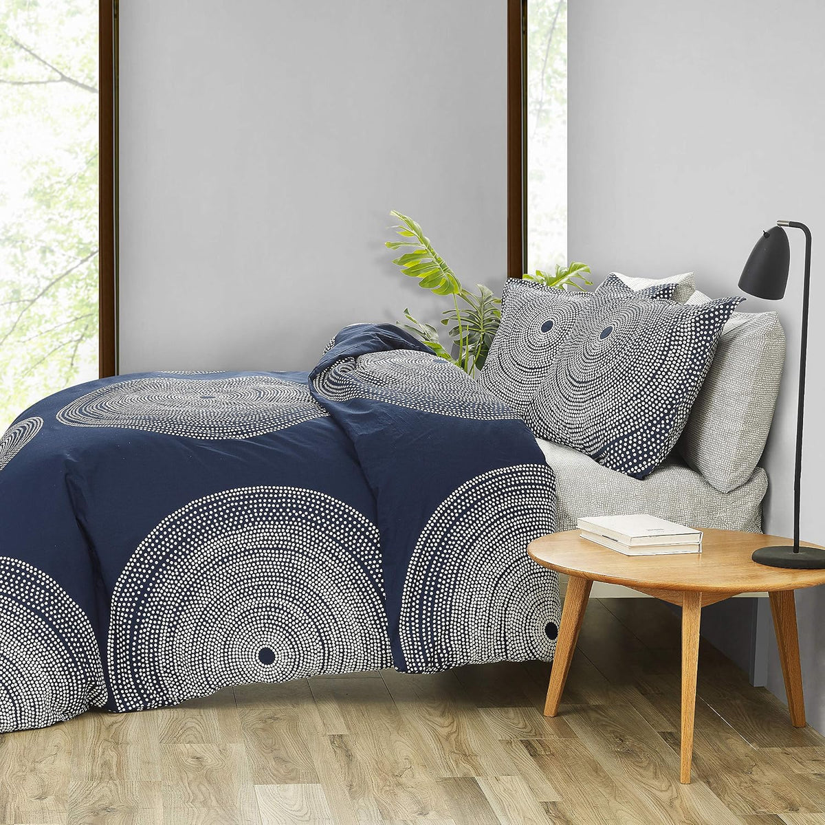 Marimekko - Comforter Set, Smooth Cotton Percale Bedding with Matching Shams, Medium Weight Home Decor (Fokus Navy, Queen)