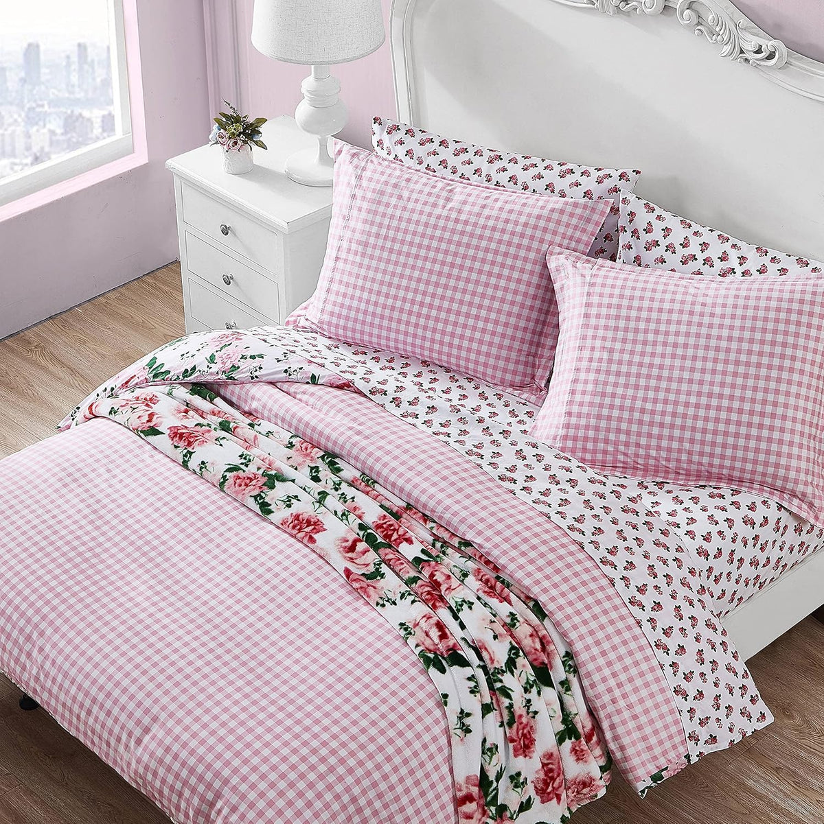 Betsey Johnson - Queen Duvet Cover Set, Reversible Bedding with Matching Shams, Chic Bedding Set (Blooming Roses Pink, Queen)