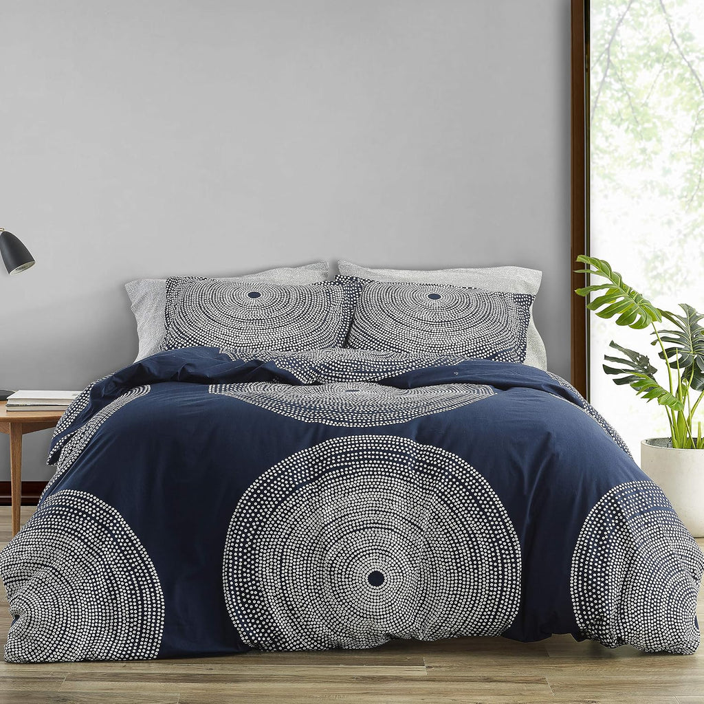Marimekko - Comforter Set, Smooth Cotton Percale Bedding with Matching Shams, Medium Weight Home Decor (Fokus Navy, Queen)