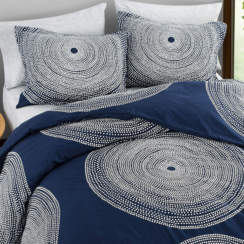 Marimekko - Comforter Set, Smooth Cotton Percale Bedding with Matching Shams, Medium Weight Home Decor (Fokus Navy, Queen)