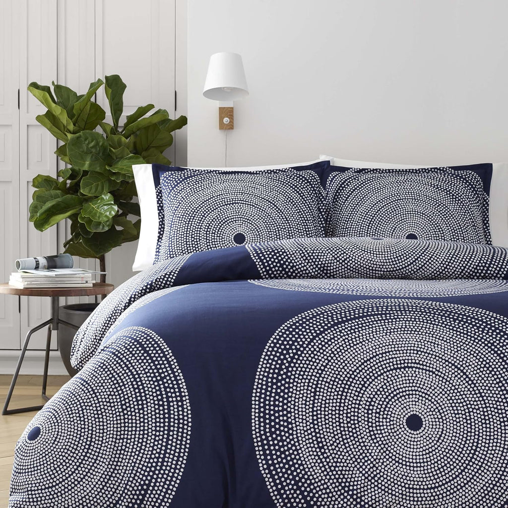 Marimekko - Comforter Set, Smooth Cotton Percale Bedding with Matching Shams, Medium Weight Home Decor (Fokus Navy, Queen)