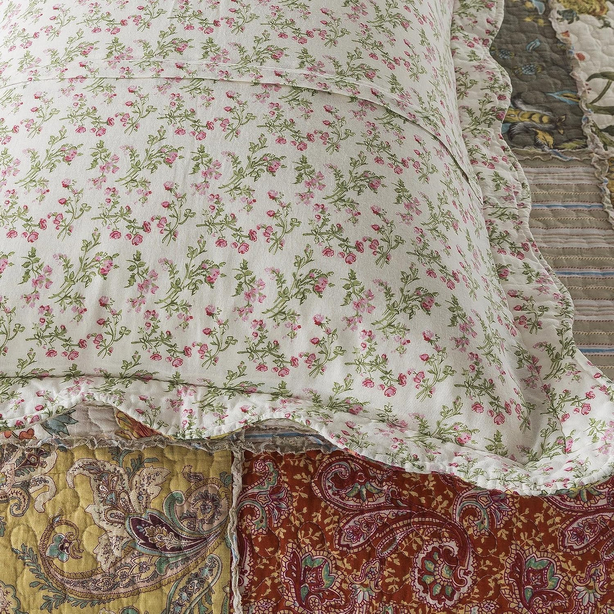 Etwel 100% Cotton Patchwork King Size Quilt Set - Lightweight Breathable Reversible Bedspread for Hot Sleepers, Farmhouse Floral Bedding Set with 2 Pillow Shams for All Season (106'x94', Beige Floral)