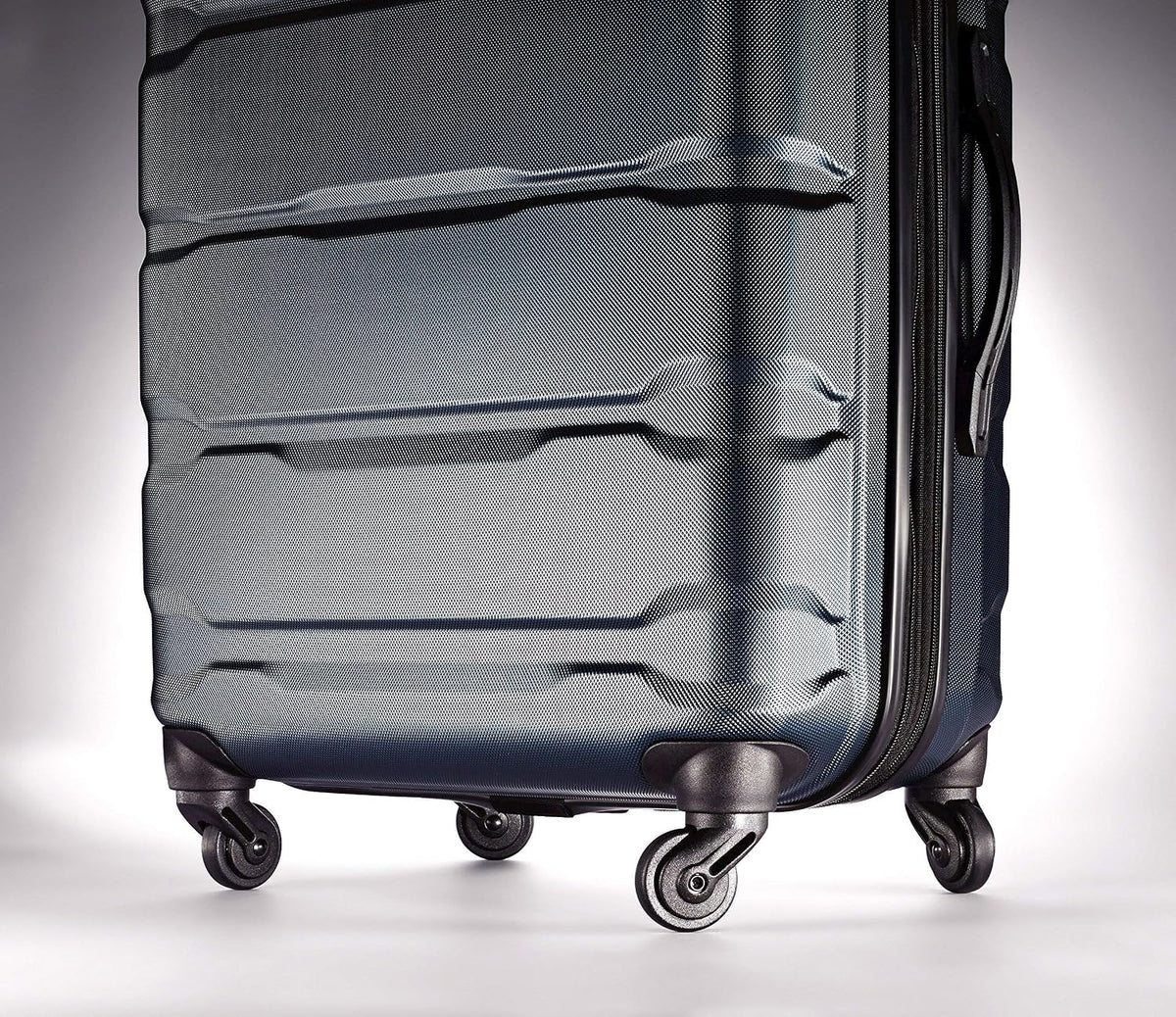 Samsonite Omni PC Hardside Expandable Luggage with Spinner Wheels, Navy, Carry-On 20-Inch